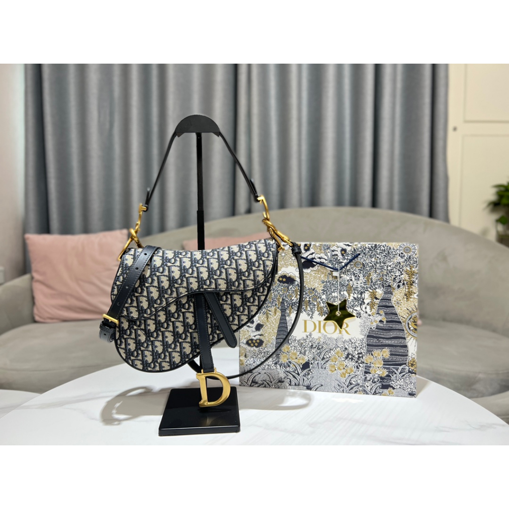 【lznzcc】Saddle bag (with shoulder strap) M0058 shoulder bag messenger bag  Size: 25.5x20x6.5cm.
